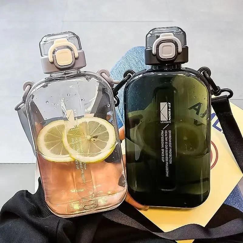 Плоская квадратная прозрачная бутылка для воды, портативная дорожная столовая с регулируемым ремешком, элегантная тонкая бутылка для спорта, кемпинга