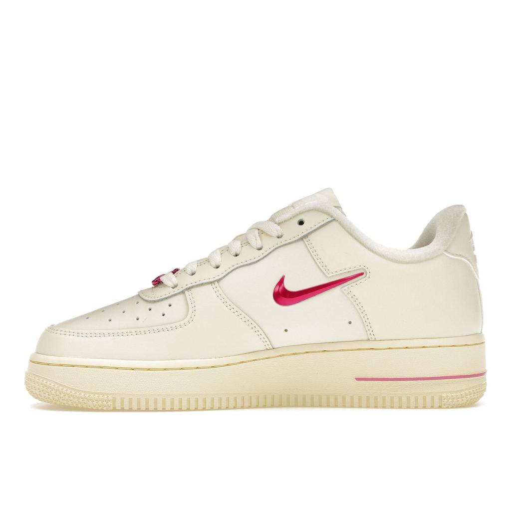 Nike Air Force 1 07 SE Dance — игривые розовые женские кроссовки кремового цвета с кокосовым молоком и алебастром FB8251-101