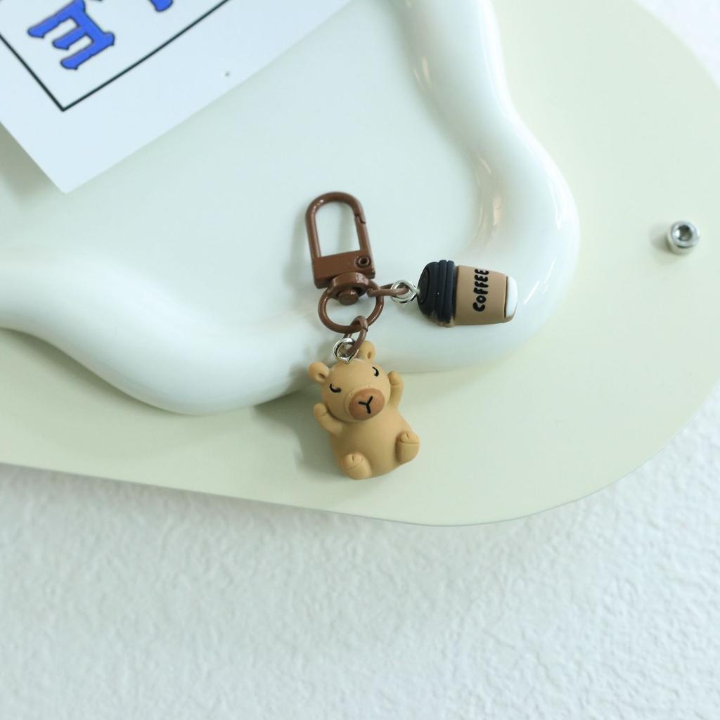 1 шт. Мультяшный милый брелок из смолы в виде капибары, подходит для женского брелка, сумки, декоративной подвески для DIY