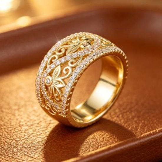 Light luxury, vintage-style, hollow-patterned, wide-band gold ring Micro-paved zirconia ring with a court-style carved design