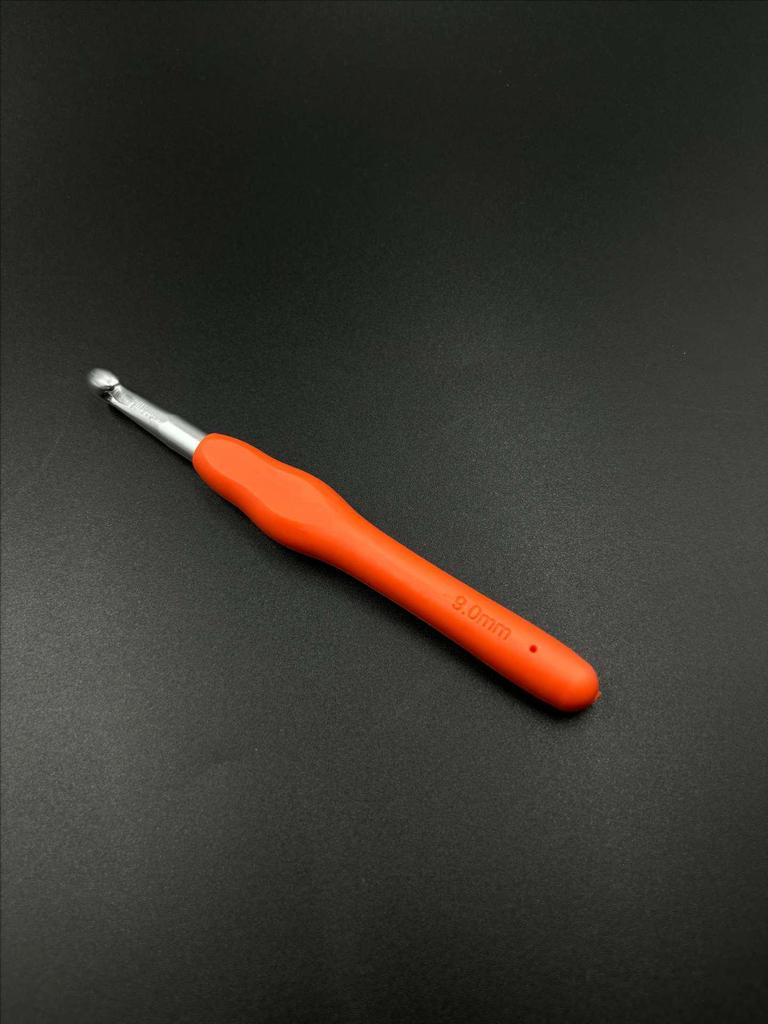 Hand-Knitted Rainbow Soft Handle Aluminum Crochet Hook Set with Yarn Needle