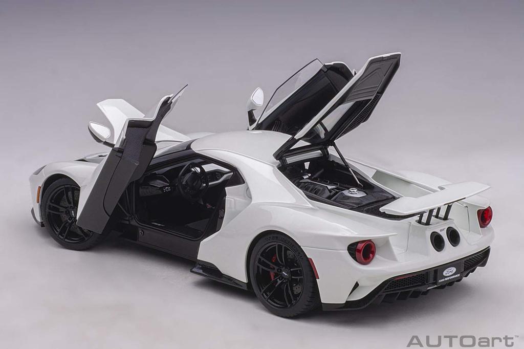 AUTOart 1/18 Scale Ford GT 2017 White Finished Product