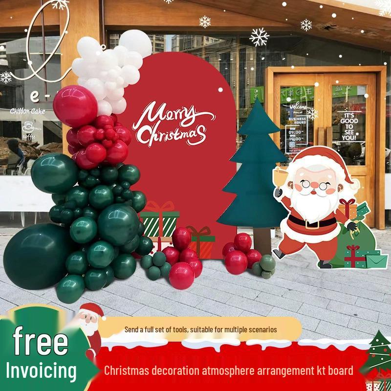 Праздничная рождественская композиция: Декор мероприятия в торговом центре с использованием шарового искусства и задника