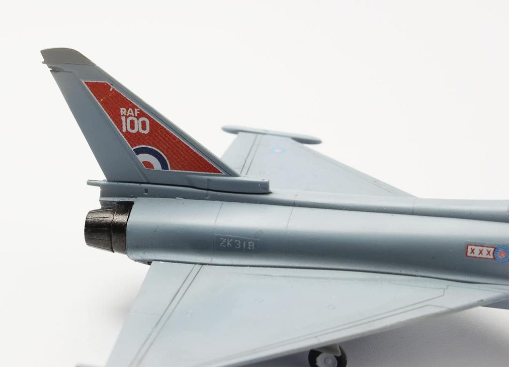 PLATZ Набор Eurofighter Typhoon из серии Flying Color Selection Пластиковая модель 1/144 2 штуки FC-15