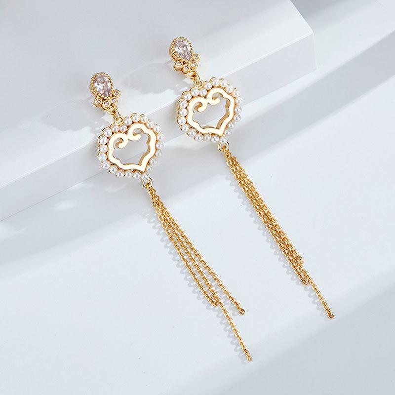 Korean S925 Sterling Silver Pearl Stud Earrings - Trendy and Elegant Design