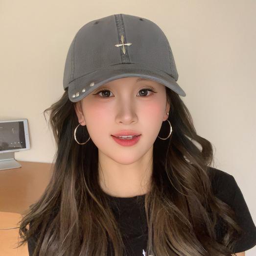 Spring And Summer New Product Rivet Cross Simple Baseball Cap Men'S And Women'S Outdoor Leisure Sunshade Sunscreen Cap
