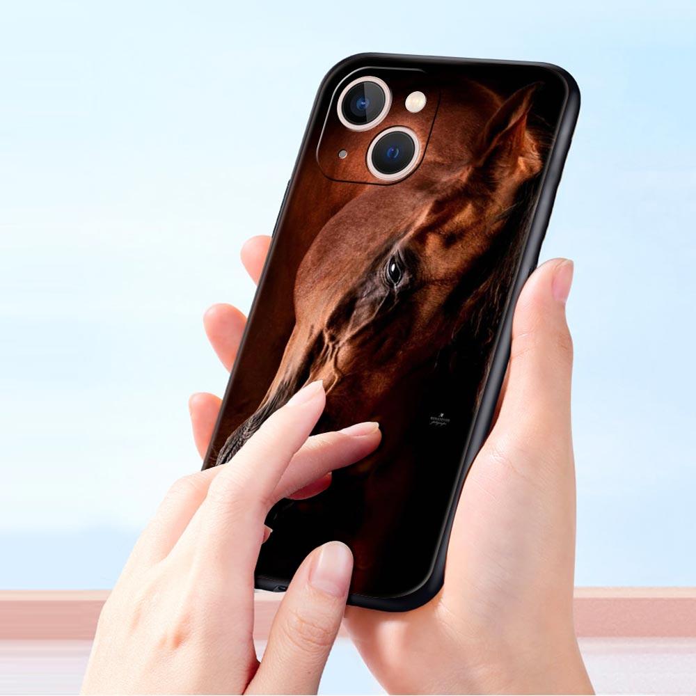 Чехол для телефона с лошадью для iPhone 17 16 15 Pro Max 11 12 13 14 7 8 Plus SE 2020 X XR XS Мягкий Черный