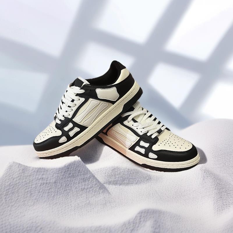 Retro Chic: 2025 Autumn/Winter Leather Low-Top Dirty Shoes for Couples