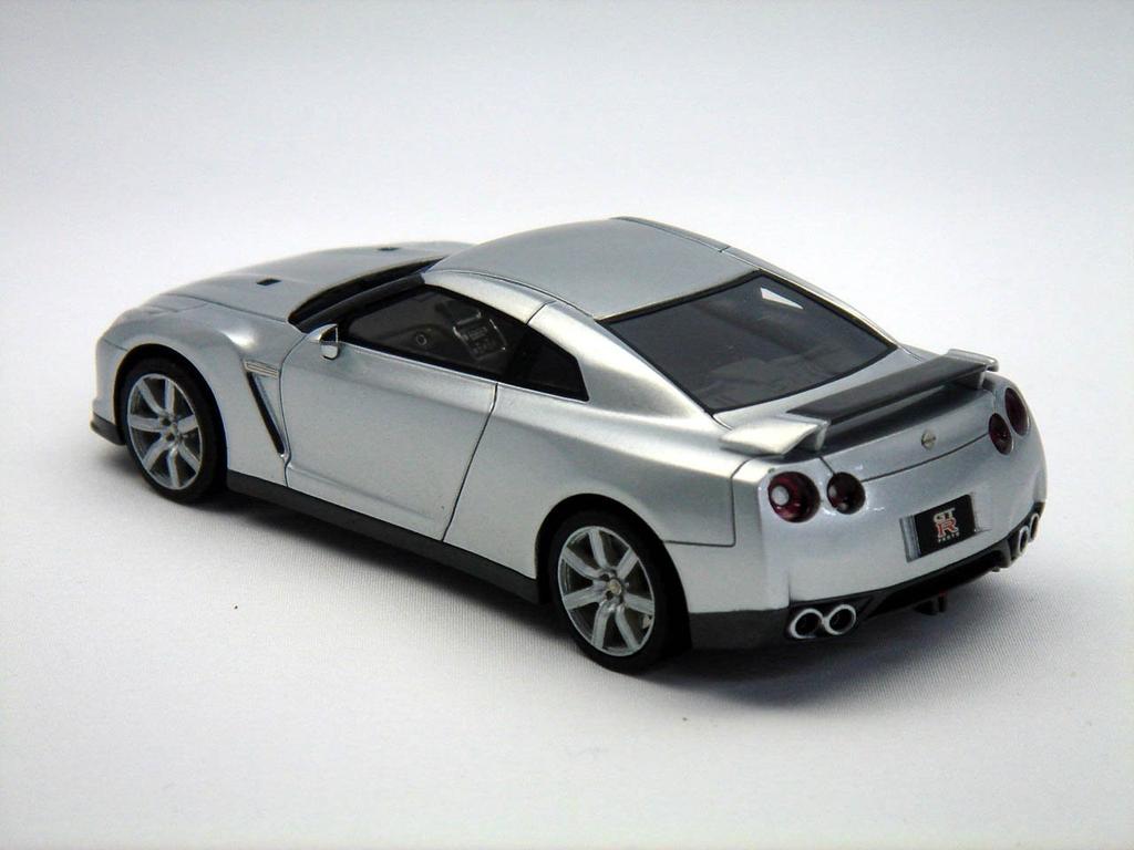 Юбилейная смоляная миниатюрная модель автомобиля Nissan Готовое изделие 1/43 GT-R Прототип/Серебристый