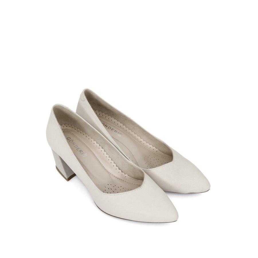 Женские кожаные классические туфли на каблуке