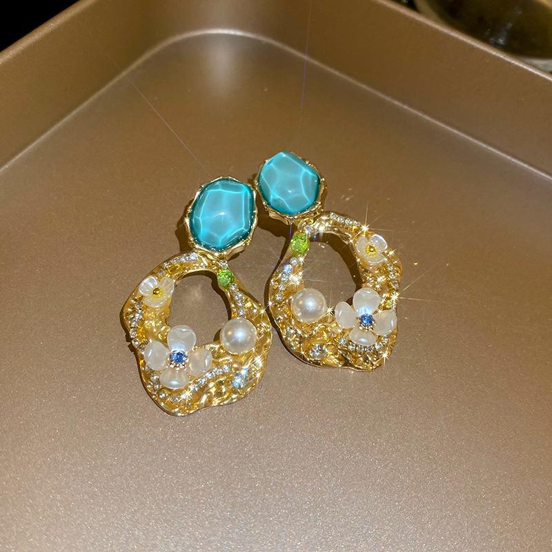 Серьги-цветы из пресноводного жемчуга с посеребренными и позолоченными иглами из настоящего золота, высококлассные серьги, французские серьги в стиле легкой роскоши, элегантные серьги для женщин