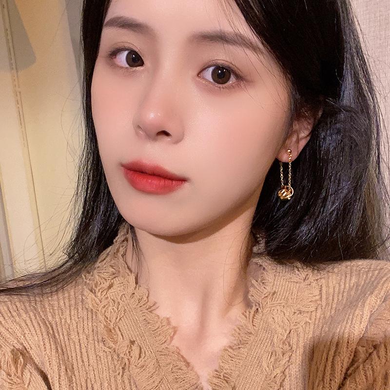 Серьги в стиле французского ретро с простыми золотыми витыми узлами, женские серьги с нишевым дизайном и высоким классом