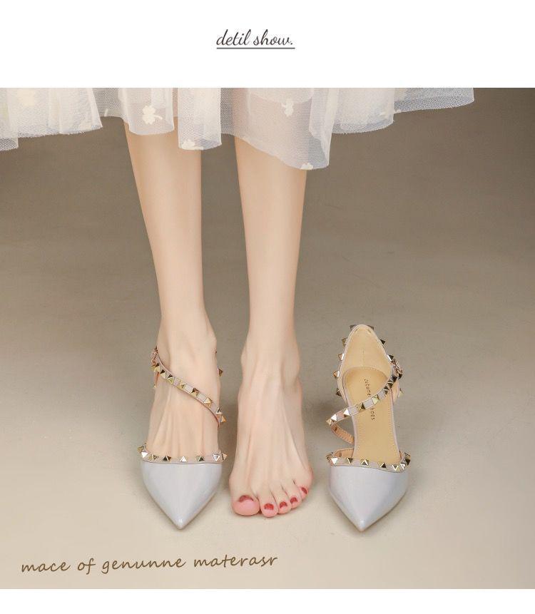 Женские летние 2025 года туфли-лодочки из телесной кожи с шипами, с открытым носком и на шпильке