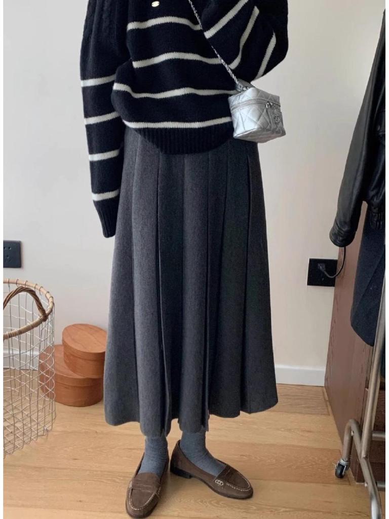 Women's Petite High-Waisted Gray Wool Pleated A-Line Skirt for Spring/Summer