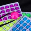 Набор круглых неоновых флуоресцентных стеклянных страз: Ручная работа, Двухдырочные, Плоские спинки, DIY аксессуары