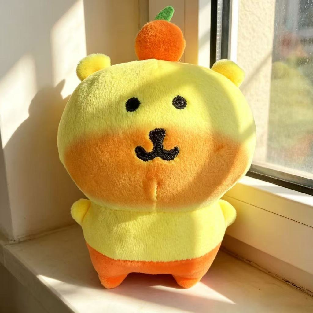 Плюшевая игрушка-медведь с самоиронией из коротковорсового материала для декора рюкзака