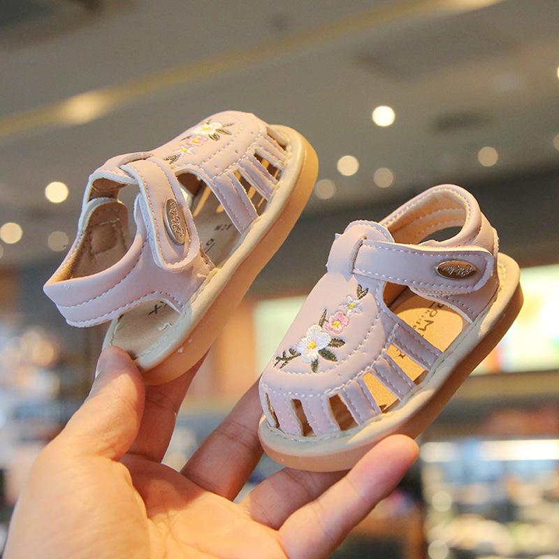 Girls' Embroidered Closed-Toe Walking Shoes Summer Soft Sole Non-Slip Princess Sandals0-1Breathable2Children's squeaky shoes