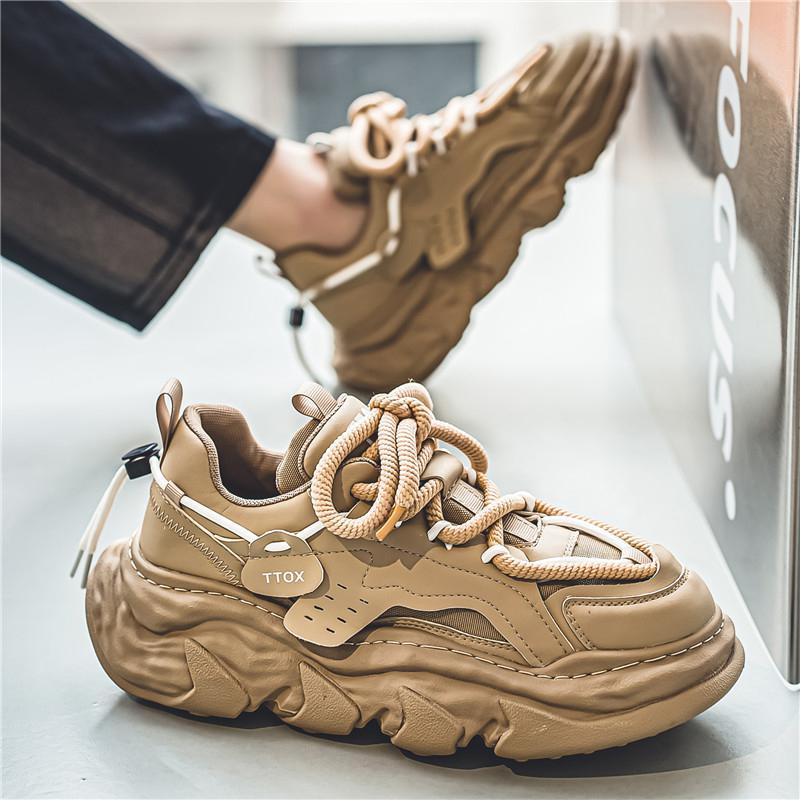 Мужская обувь на осень 2024 года. Новые подростковые туфли для спорта и отдыха. Маленькие белые туфли. Мужские туфли с толстой подошвой и завышенной подошвой.