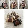 Pu Small Square Shoulder Bag For Casual Daily Use With Zipper Closure And Retro Style