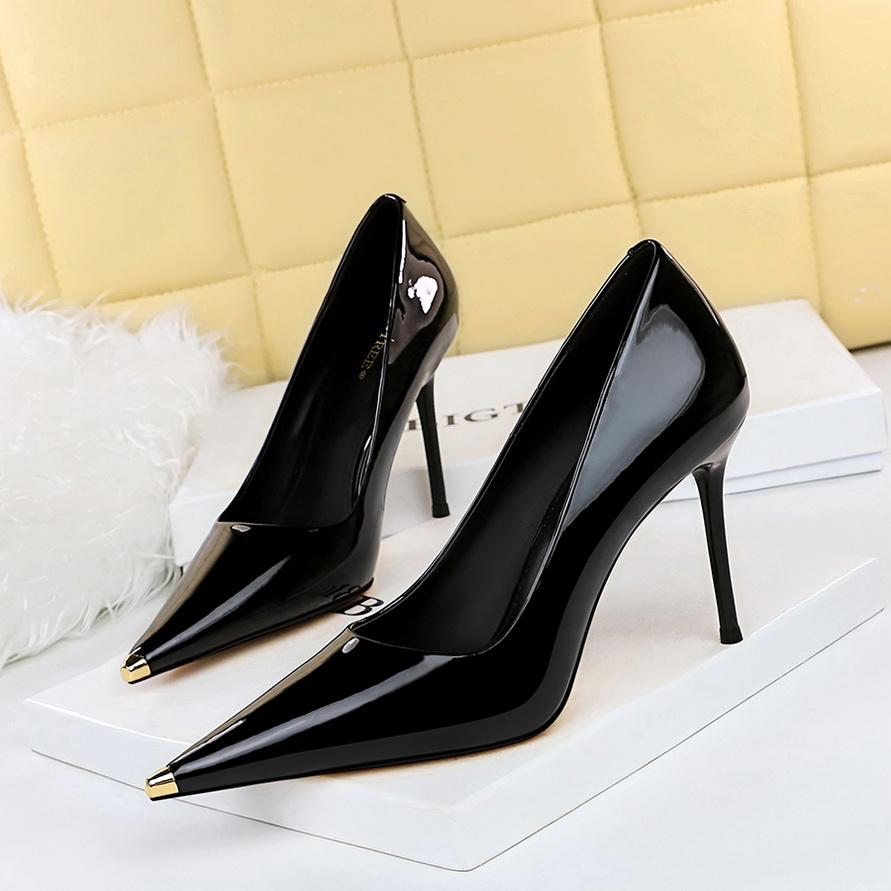 Sexy Slim High Heels Thin Heels, Ultra High Heels Bright Lacquer Skin, Shallow Mouth Metal Pointed Single Shoes