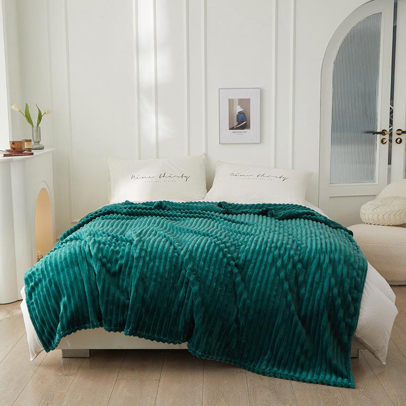 Роскошное толстое молочное бархатное одеяло из шерсти в широкий рубчик, осенне-зимнее толстое одеяло для детского сада и офисное одеяло для сна
