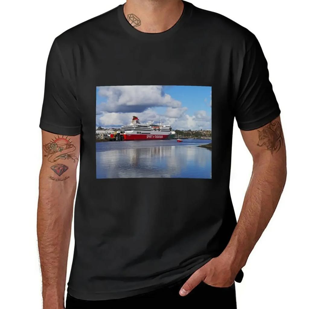 Spirit of Tasmania 11, Devonport, Tasmania, Australia T-Shirt summer clothes customs sweat Short sleeve tee men