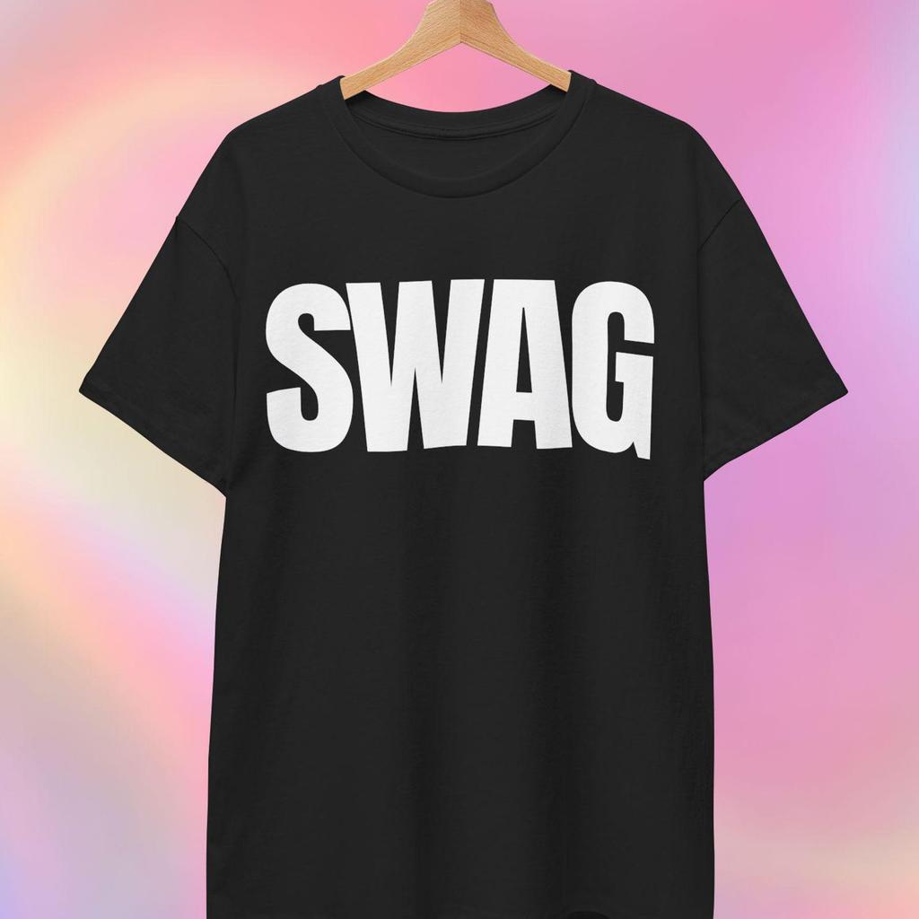 Стильная футболка с жирным текстом SWAG | Графическая футболка с типографикой