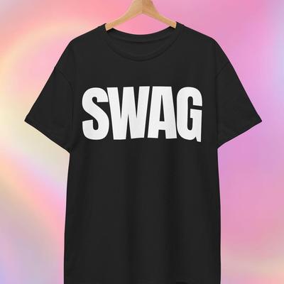 Стильная футболка с жирным текстом SWAG | Графическая футболка с типографикой