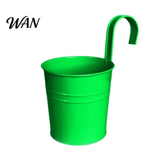 Durable Flower Containers Hanging Metal Planter Flowerpot with Detachable Hook Drain Handle Hole Railing Plant Pot for Balcony Garden Fence