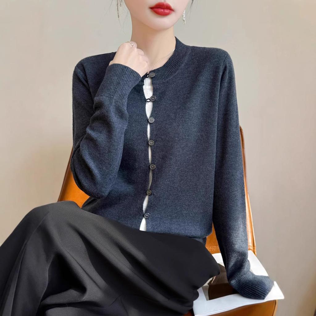 Новый нежный и непринужденный топ для женщин на начало весны с вязаным базовым кардиганом