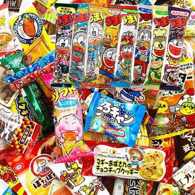 Дополнительный набор сладостей, содержащий ностальгические сладости, такие как Umaibo из 110 штук. Подарки, сувениры, вечеринки, дни рождения, мероприятия, девичники,