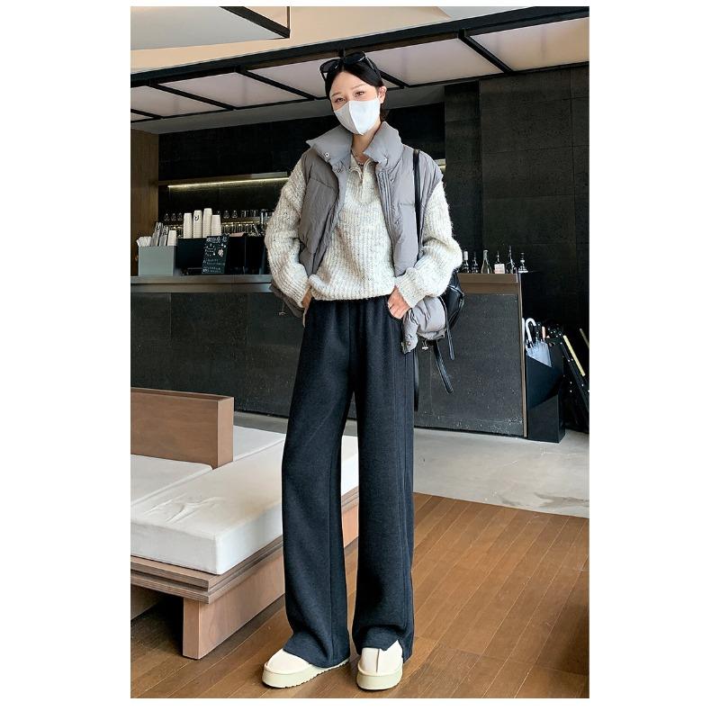 Флисовые брюки прямого покроя с узором «елочка» и широким вырезом