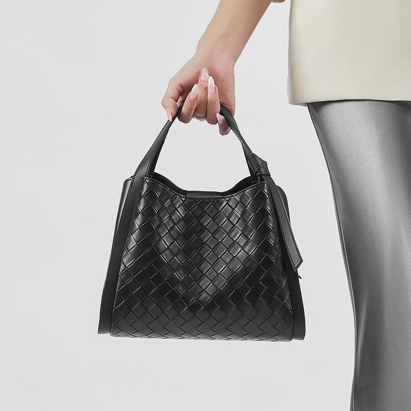 Летняя нишевая новая женская сумка Высококачественная коровья кожа Повседневная и модная На плечо Кроссбоди Натуральная кожа С тиснением Сумка-корзина «Цветная капуста»