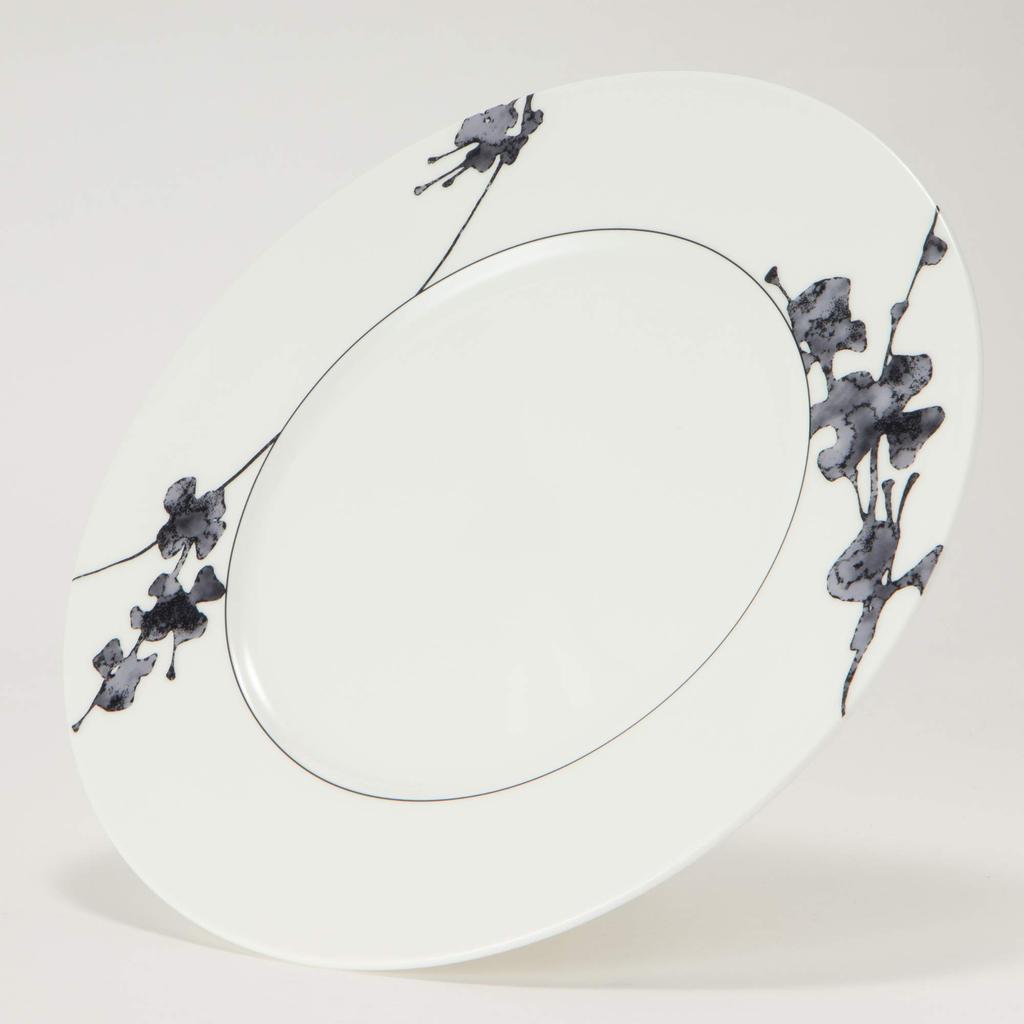 NARUMI Plate, Black with Botanical Design, 27cm, Stylish, Suitable for Dinner, Lunch, One-Plate Meal, Microwave Safe, Made in Japan, 51230-5462