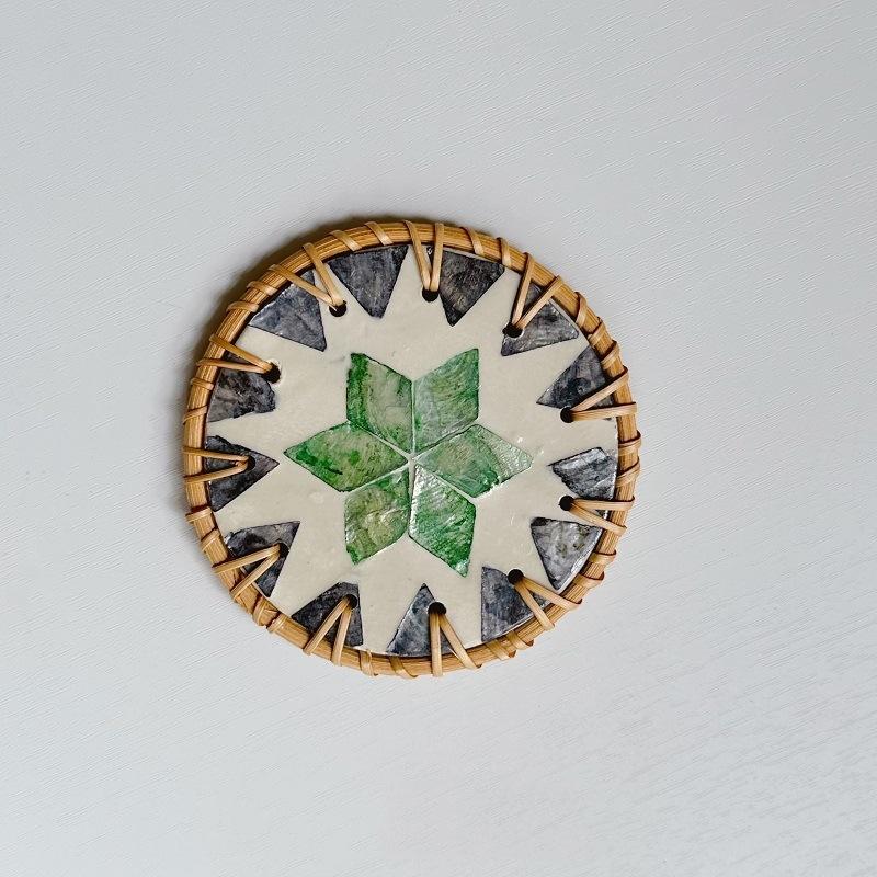 Handmade Seashell Art Coaster Seashell Coaster Handcrafted Seashell Flower Pattern Table Coasters Artistic for Home for Tables