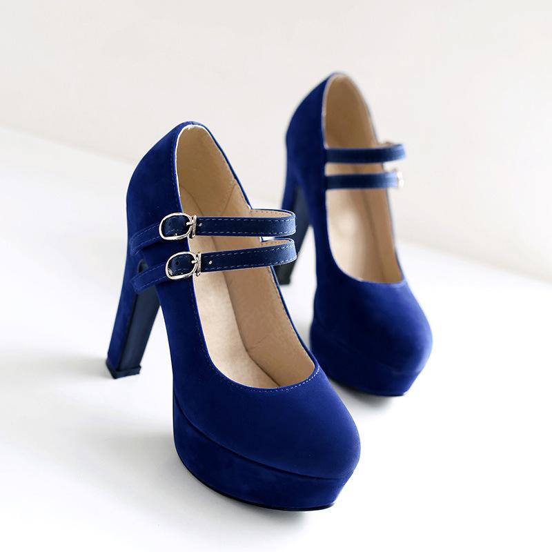 Короткие модные женские ботинки на среднем каблуке с пряжкой 2025 новые зимние матовые короткие туфли-трубы в корейском стиле на высоком каблуке