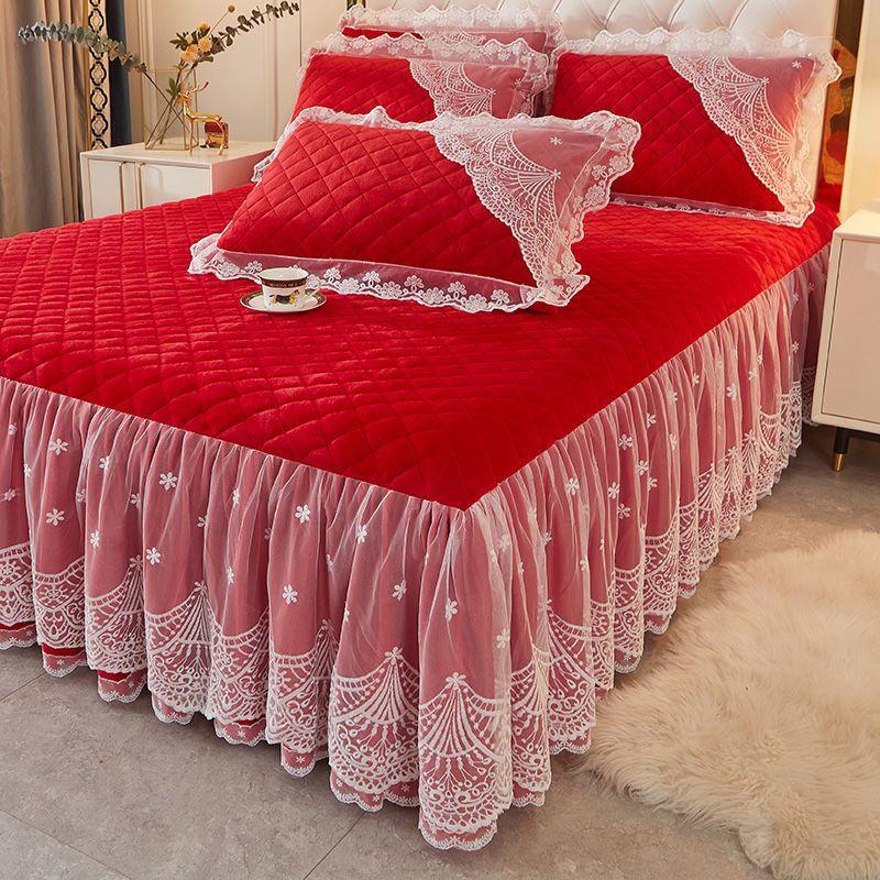 3pcs of Thickened Autumn and Winter Lace Bed Skirt, Crystal Velvet Bed Skirt Lace Bed Cover, Soft and Comfortable, Bedroom and Guest Room Bedding