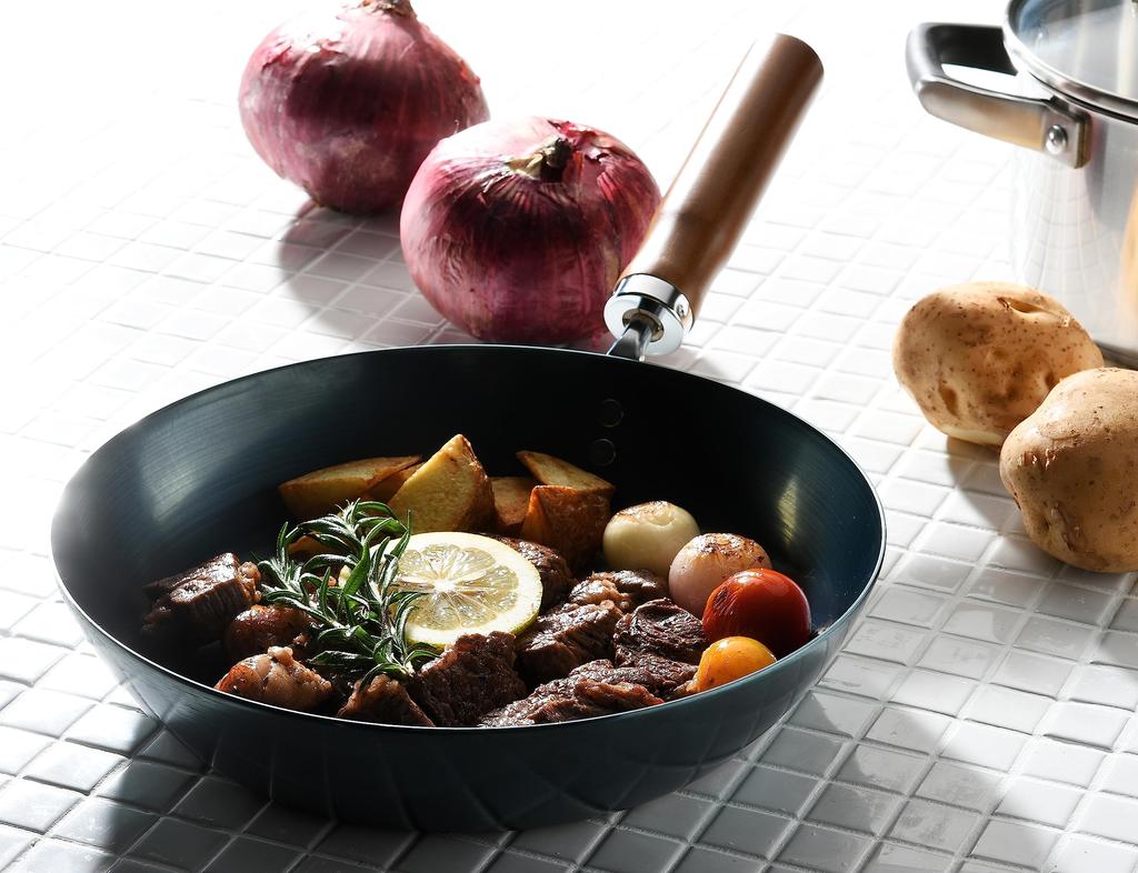Takisaburo Frying 26 IH изготовлена из деревянного газового утюга, легко на кухне, кастрюля [Kawabata Shoten], размер см, совместимая, Япония, железная, антипригарная, ручка,