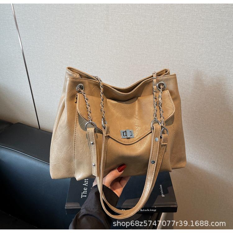 Women's Commuter Shoulder Bag 2025 Spring New Bag Large Capacity Out Messenger Bag Chain Bag Tote Bag Women