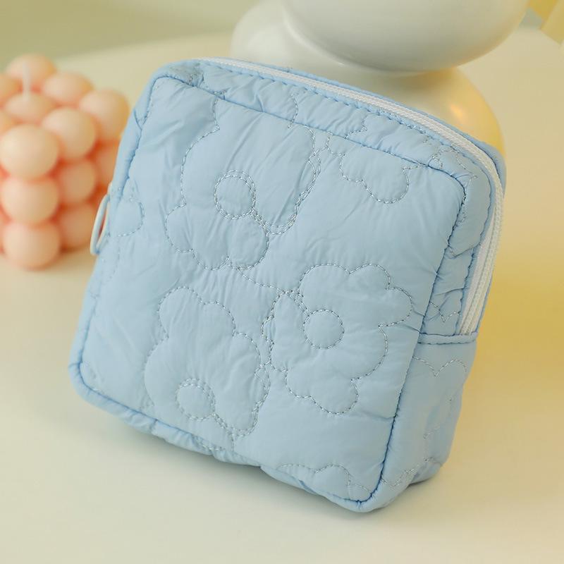 Cloud Sanitary Napkin Storage Bag: Cute, Portable, Large Capacity, Raw Cotton Design