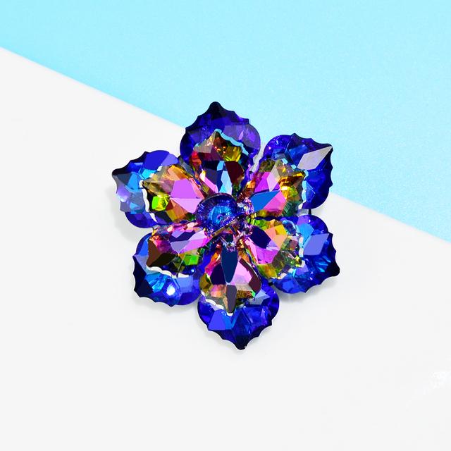 New Crystal Flower Brooches For Women Handmade Shining Sparking Pin 10 Colors Available Dress Coat Accessories