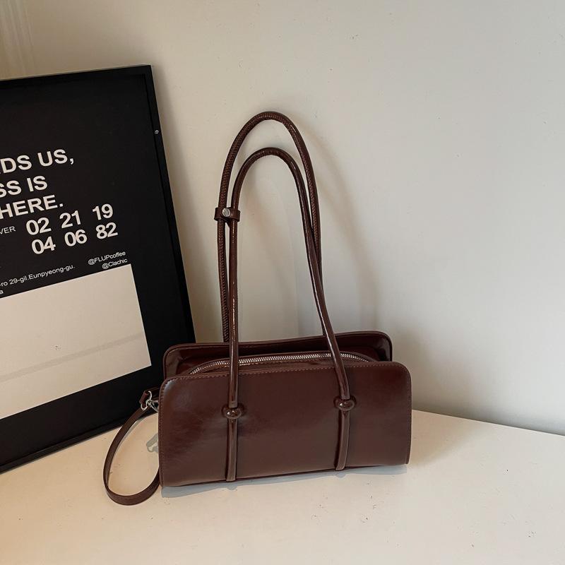 Ретро сумка женская большой вместимости 2025 новая осень и зима универсальная на плечо подмышку сумка повседневная текстура деловая сумка-подушка