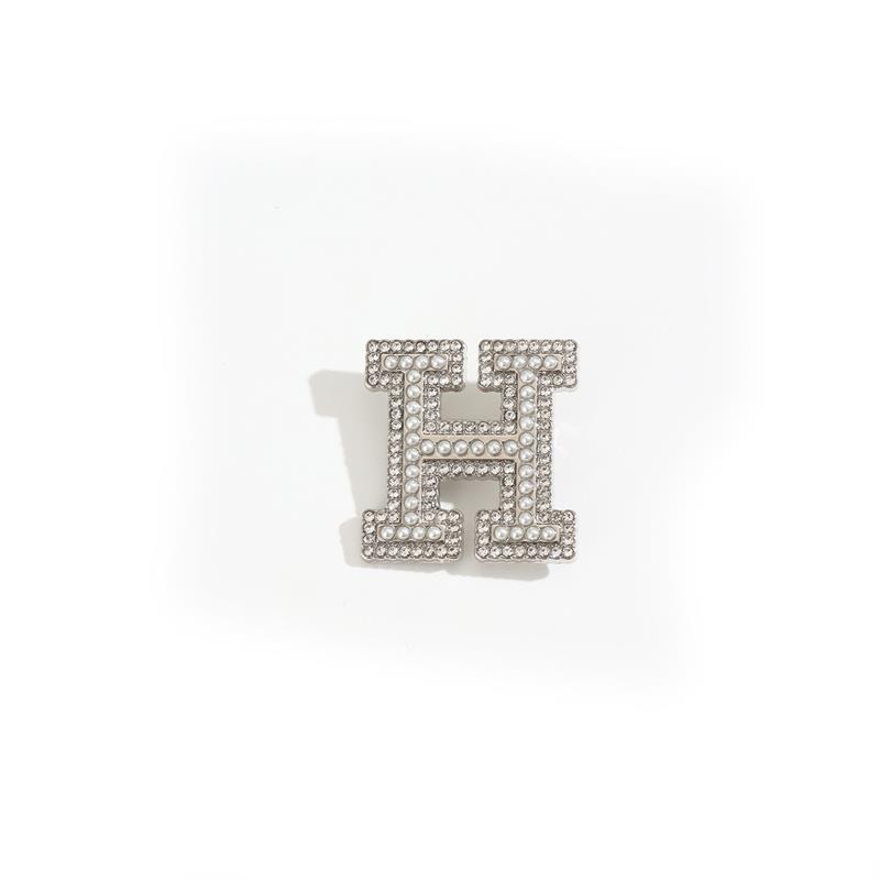 Crystal Rhinestone Pearl A-Z 26 Letters Brooch Women English Alphabet Brooch Pin Corsage Collar Jewelry Clothes Bag Decor Gifts