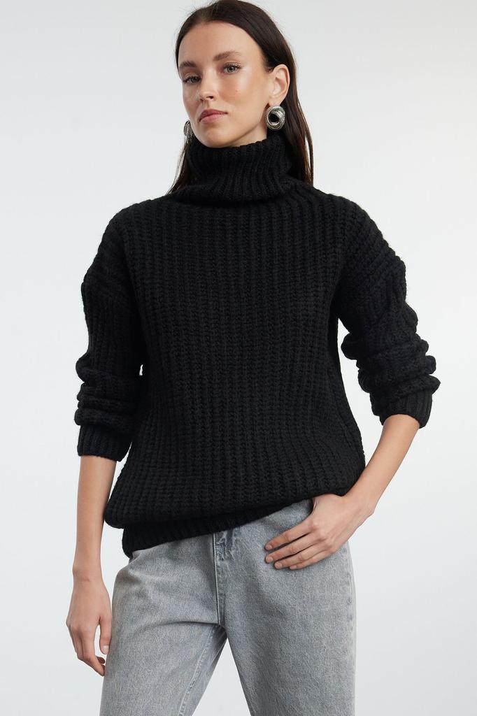 Women's Fashionable Stylish Sweater Black Wide Fit Soft Textured Basic Knitwear Sweater