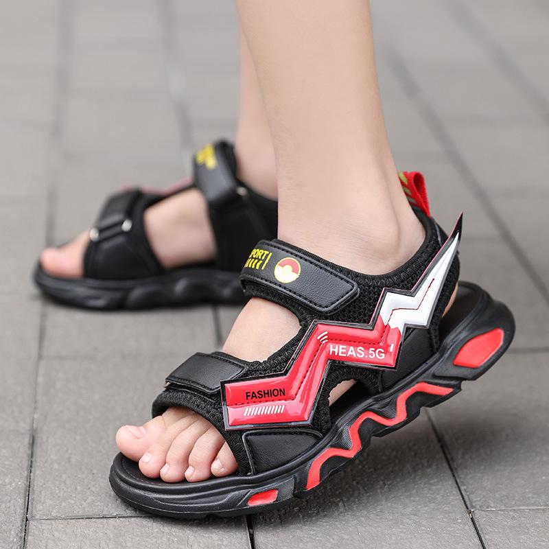 Фабричные детские сандалии лето новые для мальчиков Пикачу крутые шлепанцы для средних и старших детей нескользящие повседневные пляжные туфли