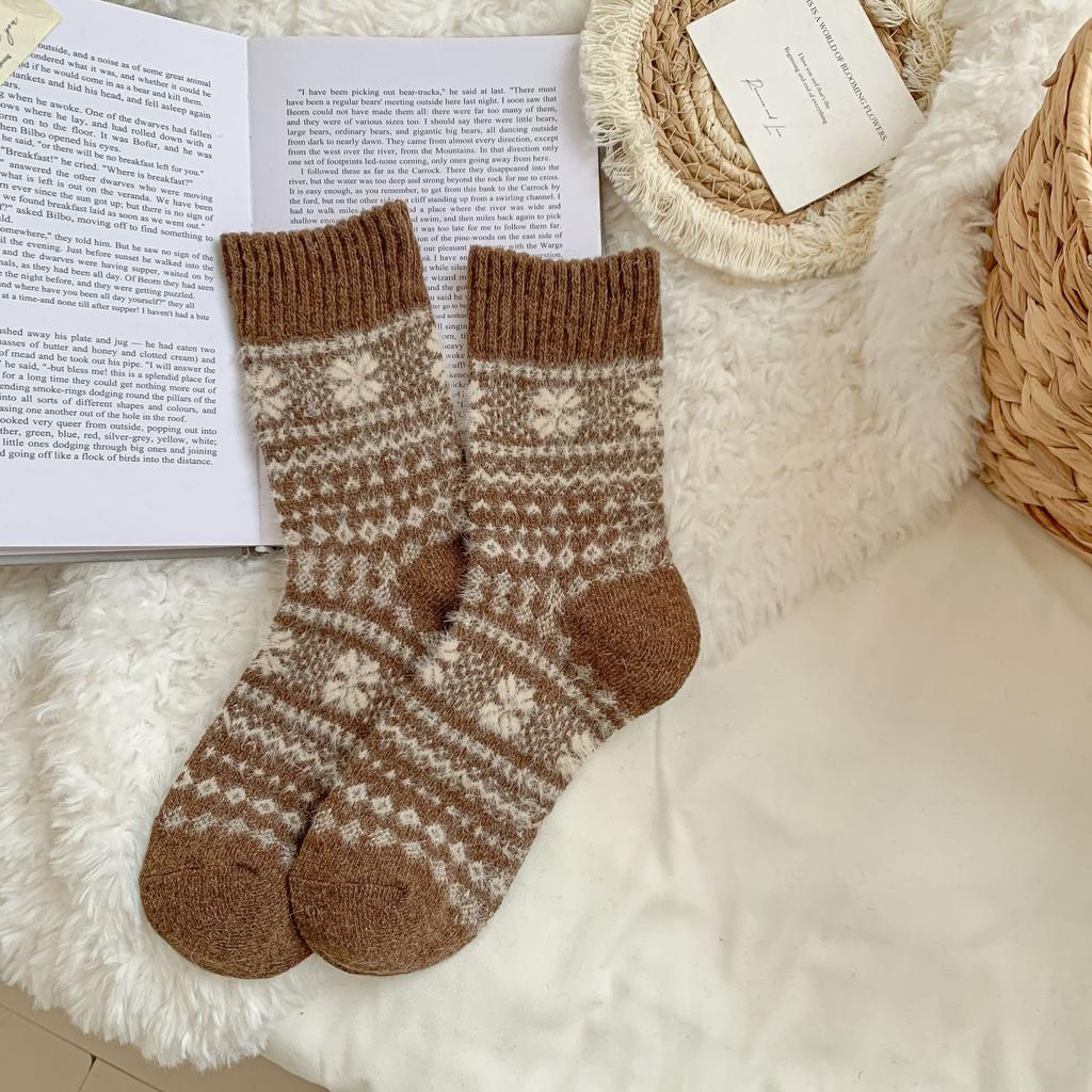 Winter Fashion Special Ethnic Style Thick Woolen Socks Retro Thickened Warm Rabbit Wool Socks for Women Polka Dot Ethnic Style Cashmere Socks