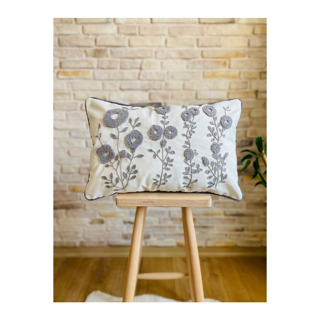 Punch Embroidered Single Decorative Daisy Design Throw Pillow Cover (punch)
