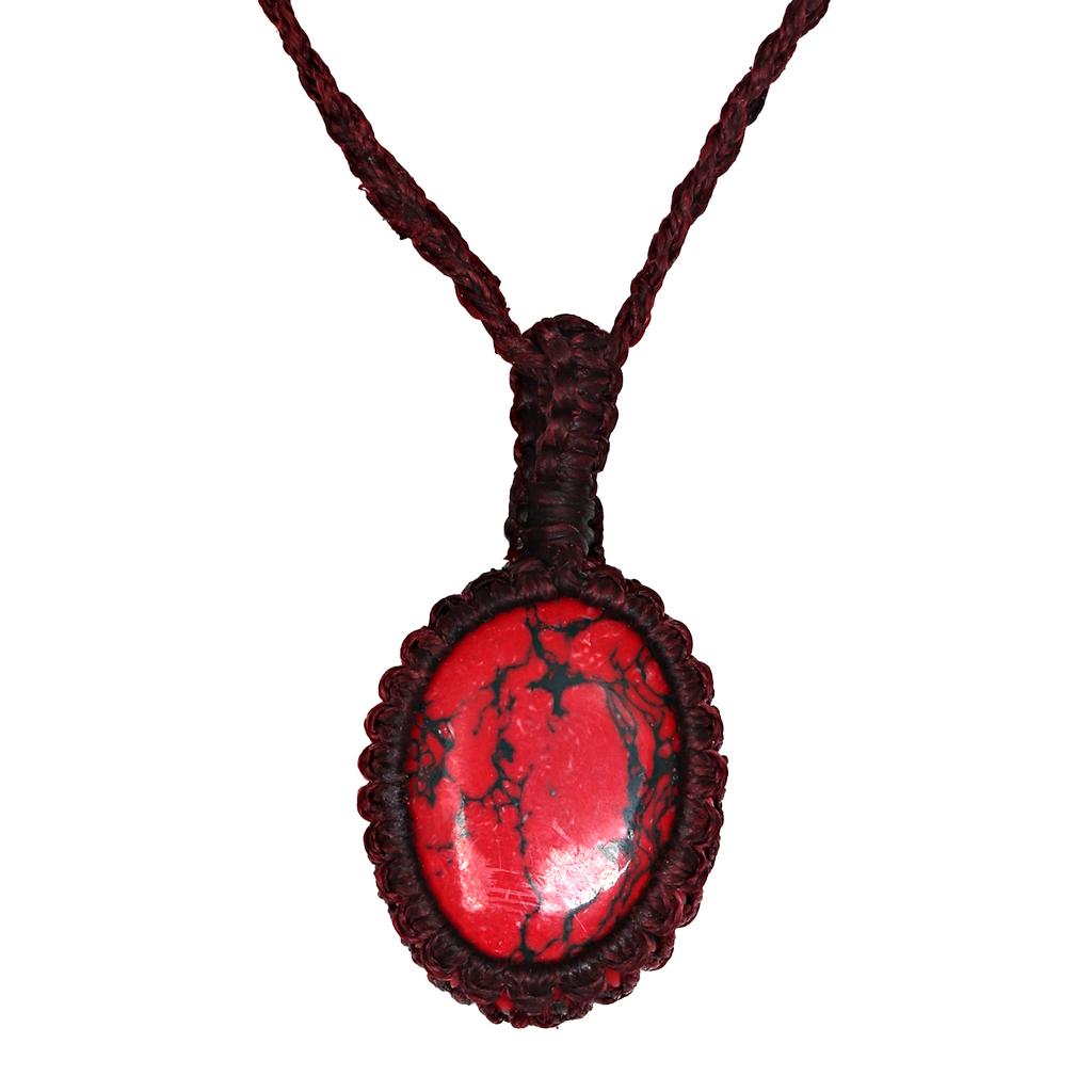 Ожерелье ручной работы в технике макраме красного цвета с медно-бирюзовыми нитями и драгоценными камнями