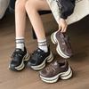 2025 осень и зима новая толстая подошва увеличивающая рост женская универсальная повседневная обувь модная спортивная одинарная обувь трендовая обувь удобные кроссовки для папы