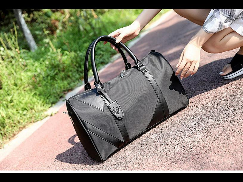 Men's Large Capacity Waterproof Lightweight Travel Bag